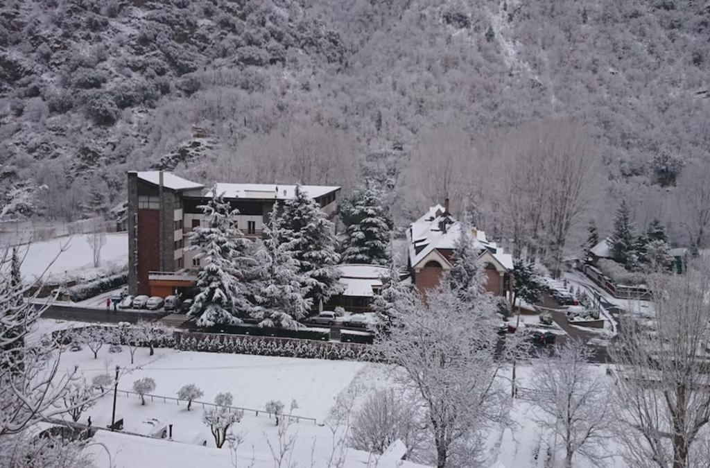 Hotel Snoe Condes Del Pallars Rialp Exterior photo